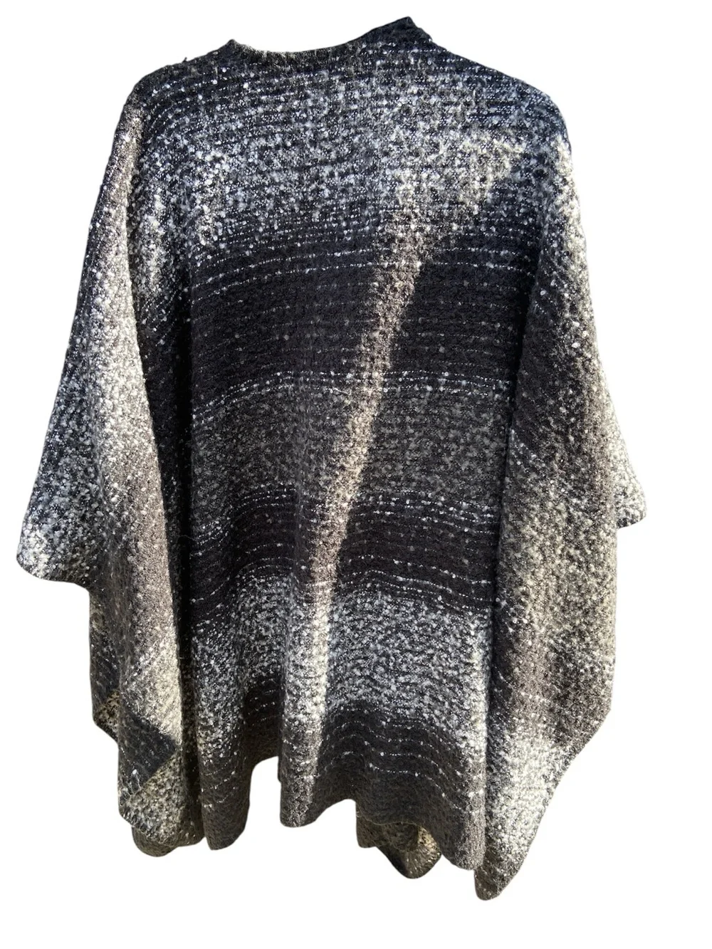 Woolrich  Shawl Wrap in black, Gray & white